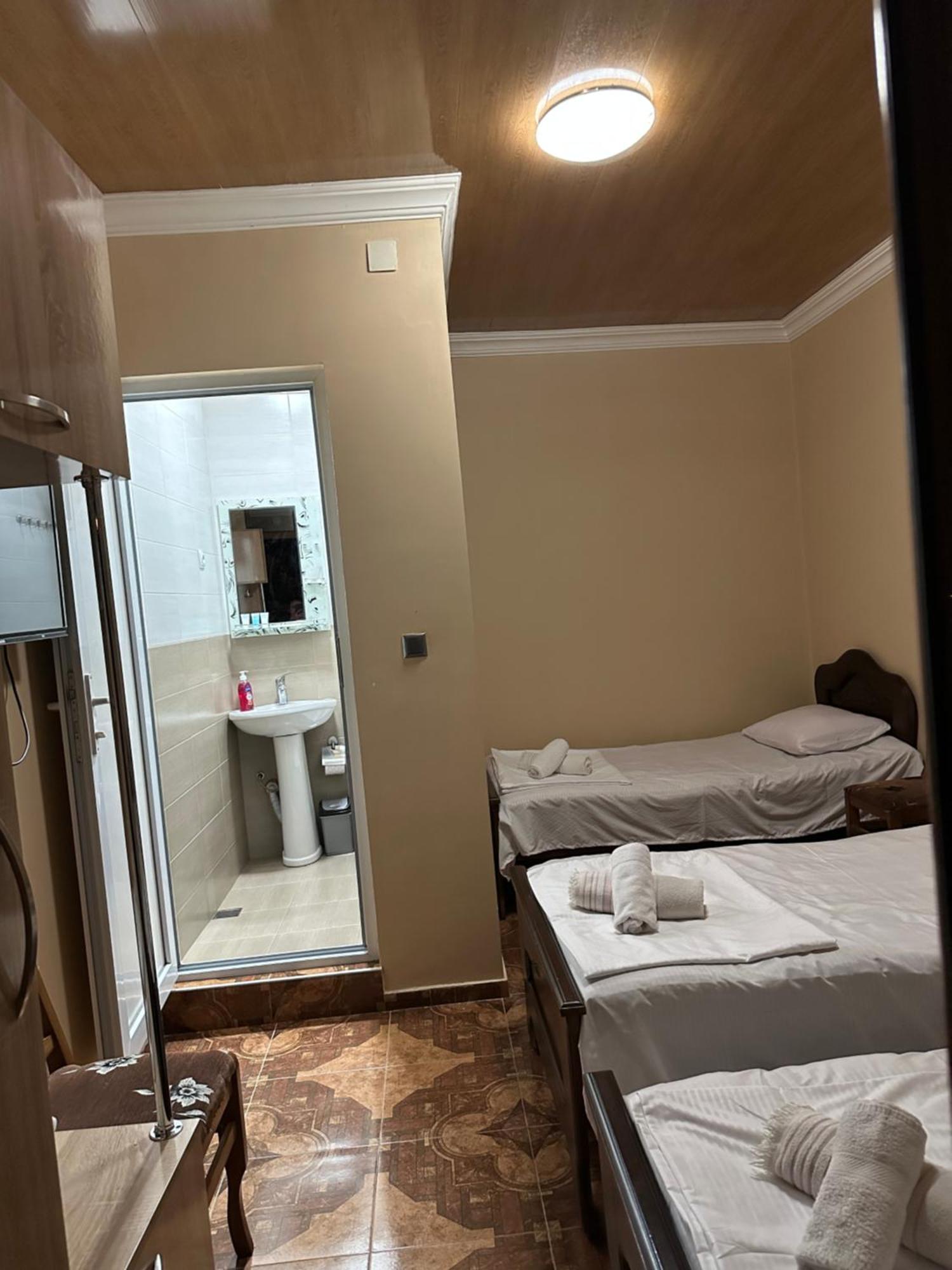 Linda Guest House Batumi Exterior foto