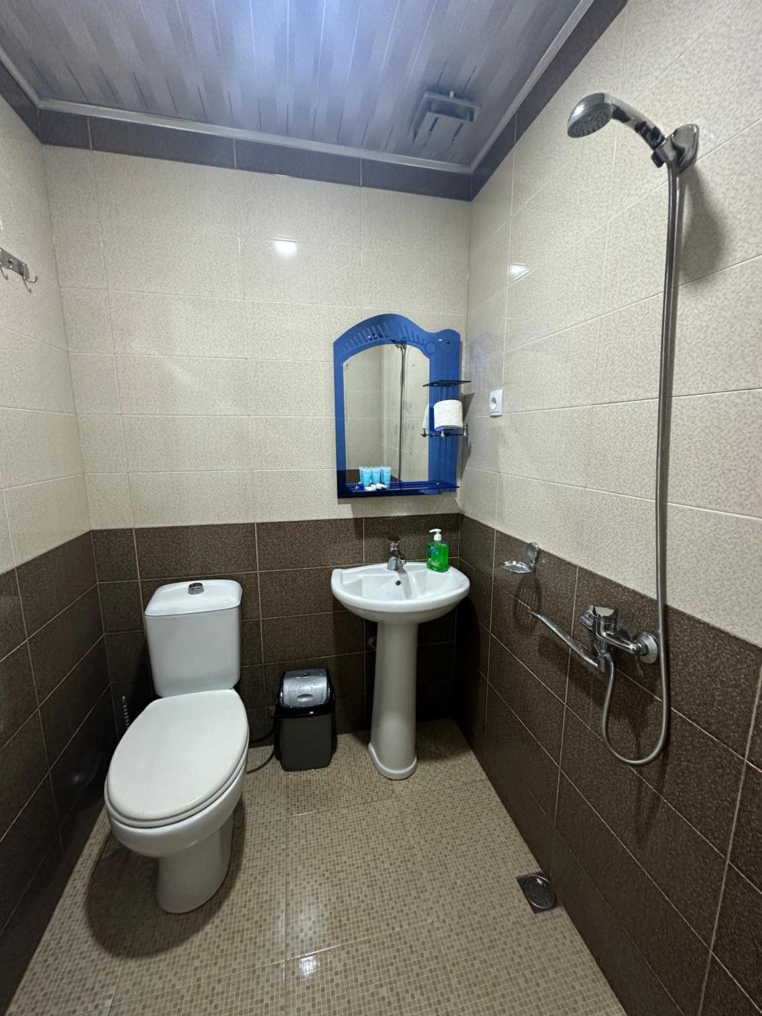 Linda Guest House Batumi Exterior foto
